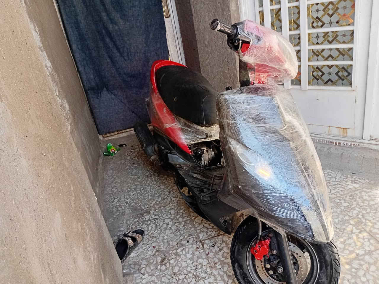 دراجه ماكس ثعلب 
مال جناي : كهربائيات سلف هندر كله شخال دراجه تشتغل 
كفراتها لصليه مجفته جديد دراجه  مكان الشعب السعر ٣٥٠ وبيها مجال حك الجيه مكان الشعب ***********
