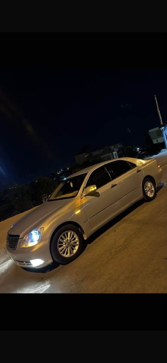 سه ره تا به ناوي خواي گه وره 
تويتا كراون مؤديل ٢٠٠٥
١٨٢  ناو زه رد له زه ختيكي زورا توزي دوكه لي هه يه 
سه يا ره كه ٢ دو گمه يه 
تراكشنو پا وه ره 
مه ركه زي✅
اوينه ئيشاره ت✅
ته بريد ساردو گه رم 🥶
به س شوين موسي بويا خه قرچيكي پيشي ههيه به بي ناو گرتنو بي بؤياخ 
كامل مه سروف كراوه روني تا زه گوراوه ✅
چوار تا يه و ويلي تا زه ي له ژيرايه✅
سه يا ره كه مالي دوسته 
نرخ٦٠گه لاو مه جال هه يه له وه هه رزانتر برو له وي بيكره 
شوين سليماني 
***********

***********
كودي بوكراوه به شه رتي باركوتو به ناو كردن

له سه ر ئيزني ادمين🥰
