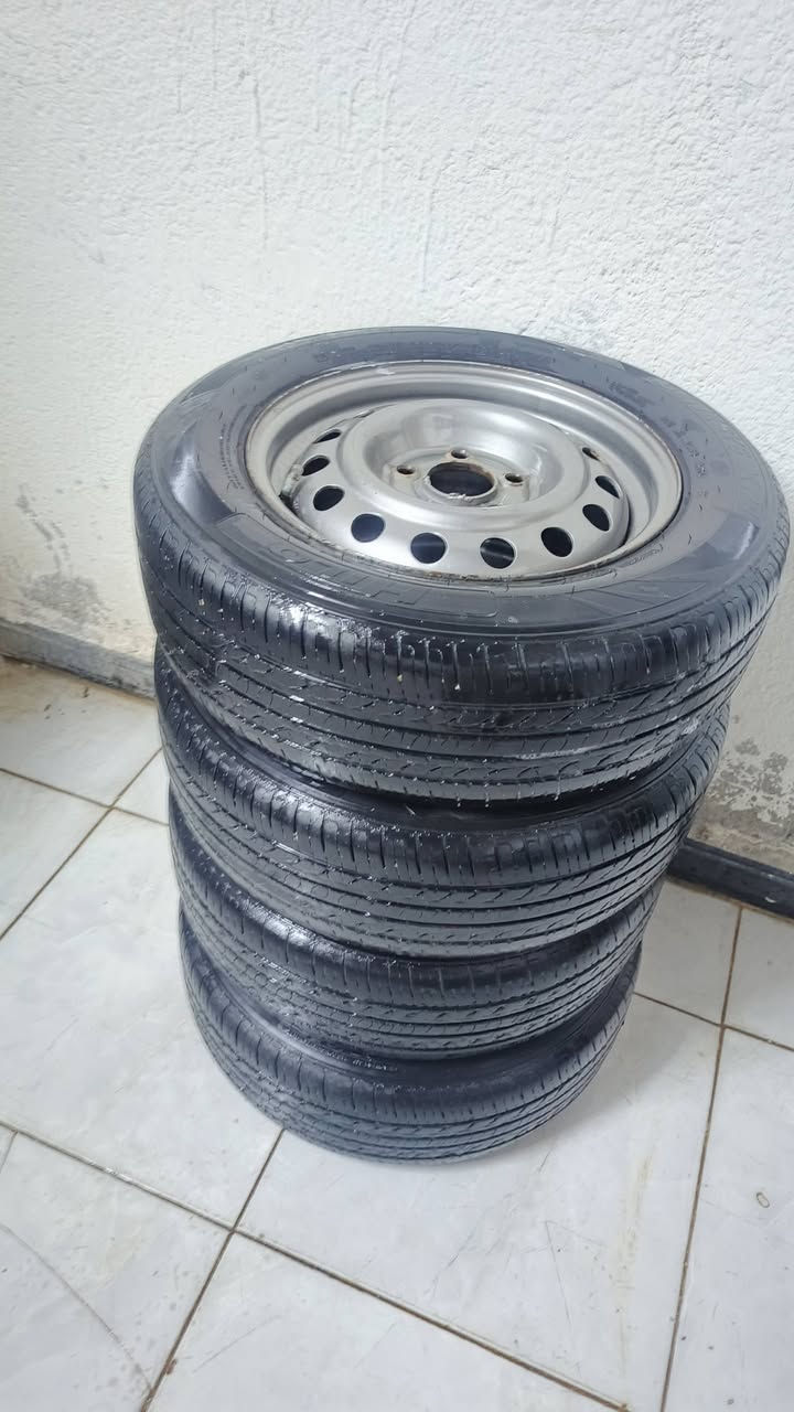 سلام عليكم تخم تاير حجم 15سعر ٢٢٥مكان ناصريه سجن الاصلاحي رقم ***********
