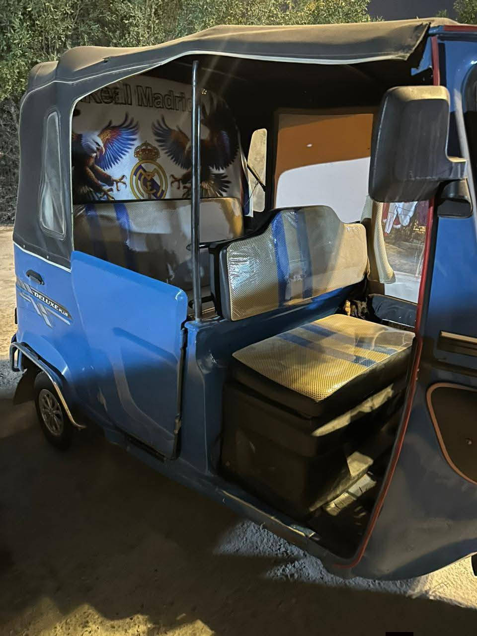 السلام عليكم
تكتك tvs للبيع مديل 2021 مرقمه بغداد  باسمي 
تكتك نضيفه وما متعوبه 

صالها 3اشهر بالبيت لا طالعه ولا طابه 

بيها ضربه زغيرة وره باب فقط ومرجعها

تكتك نضيفه من مكرك وكشر اني ما غاسلها بترابها 

رايدها 6300 وبيها مجال بسيط 

مكاني بغداد الشعب

وهذا رقمي ***********
