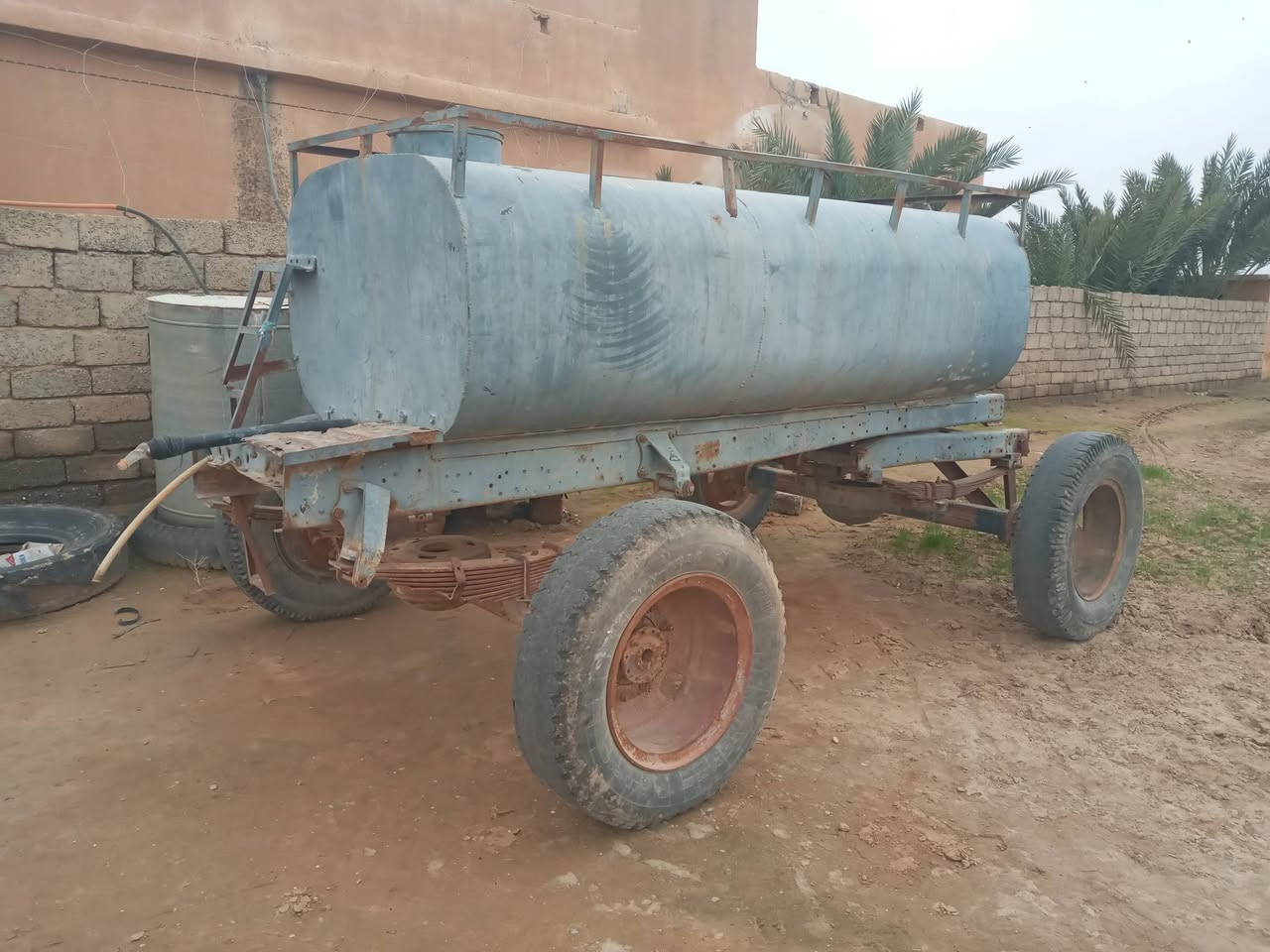 للبيع تانكي مقلون صينيه بلادي مكان غرب تل عبطا السعه 4000لتر السعر مليونين ونص 
***********
