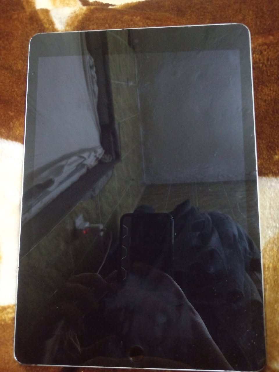 ايباد الجيل التاسع ذاكرة 64 مصلح بي شاشة فقط 
مكاني كوت زويريجات *********** خاص مغلق
