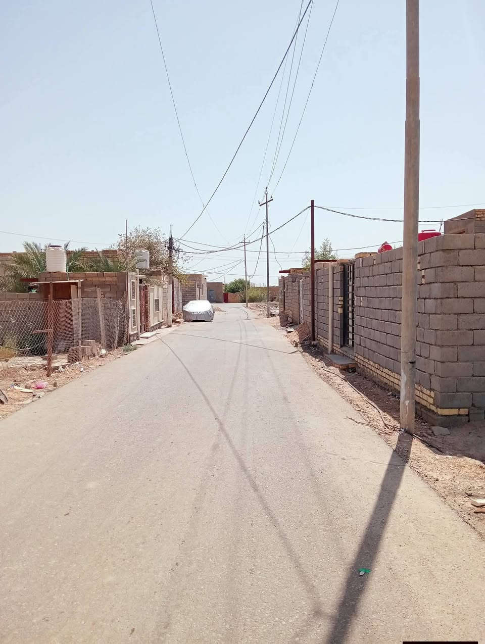 السلام عليكم اخوان بيت للبيع زراعي المساحه 200 البناء بلوك عكاده خدمات كامله عد البوعظم بين الجسرين الاستفسار على الرقم او واتساب ***********
