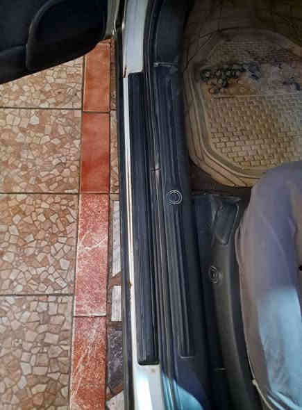 >>السلام عليكم 
اوبل بزون موديل 95 نضيفة 
كير عادي 
مكانها بغداد الامين / حي المعلمين
رقم بغداد بأسمي وسنوية لحد 2028
مشروع وطني
(( السياره مابيها ضربة ولا حادث))
جام كهرباء اوتو
كير محرك مكفول
كشن كهرباء شغال
مرايات جانبيه كهرباء شغالة
فتحه وبرده غير شغال
تبريد منضومة كامله فقط فريز تبديل
ووياها فريز جديد فقط ينشد 
صدر جديد جدا 
بيها قليل جدا خياسات بالباب الوره مو بالبدي فقط بابين
وباب خلف السائق مصبوغ 
(( كشرها وداخلها نضيف ))
السياره مابيها نقص ان شاء الله 
السعر ٣٢ ورقة
***********
*********** بغداد
