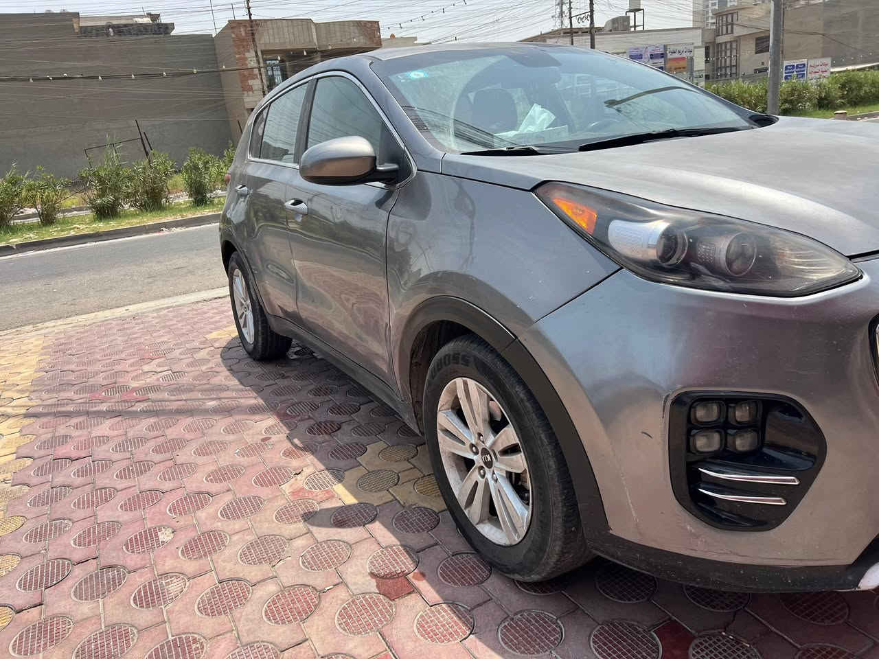 سبورتج 2017
امريكي السياره مثل ما موضحه بالصور والسونر مالتها
بأسمي السياره حلوه
مبدل بيها منضومه تبريد كامله
مكانها بغداد 
السعر 132$
***********
