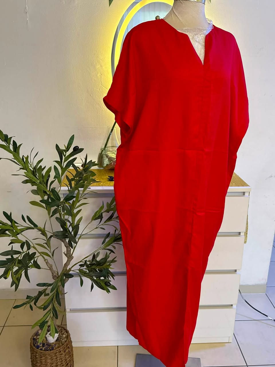 بوتيك مناسك!
أحدث صيحات الموضة الأوروبية أصبحت بين يديكِ الآن! 🛍️
👗 ملابس لكل العائلة (صيفي/شتوي)
🧴 كوزمتك وعناية بالبشرة (شي إن، أمازون)
💎 اكسسوارات وحقائب مميزة
لا تفوتي فرصة مشاهدة لايفاتنا اليومية وتشكيلاتنا المتجددة. تابعينا دائماً! 🎥
🚚 التوصيل السريع والمضمون:
 📍 جميع المحافضات: فقط 5,000 دينار عراقي.
 🌍بسماية : فقط الف دينار 
📞 للطلب والاستفسار:
يرجى التواصل معنا عبر الواتساب: ***********
