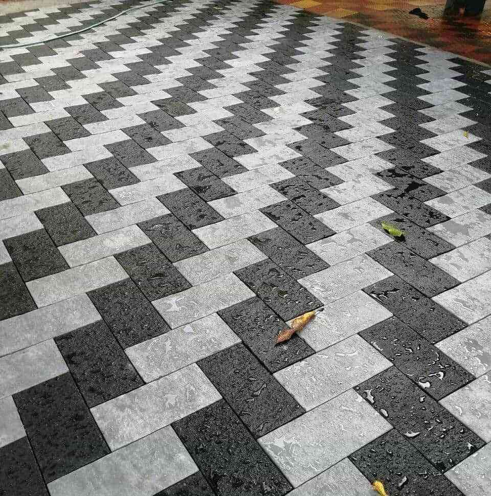 متوفر كادر عمل 
نشتغل انواع الارصفه شوارع حدائق مدارس دوائر 
 سعر يوجد كرسته وعمل
***********
