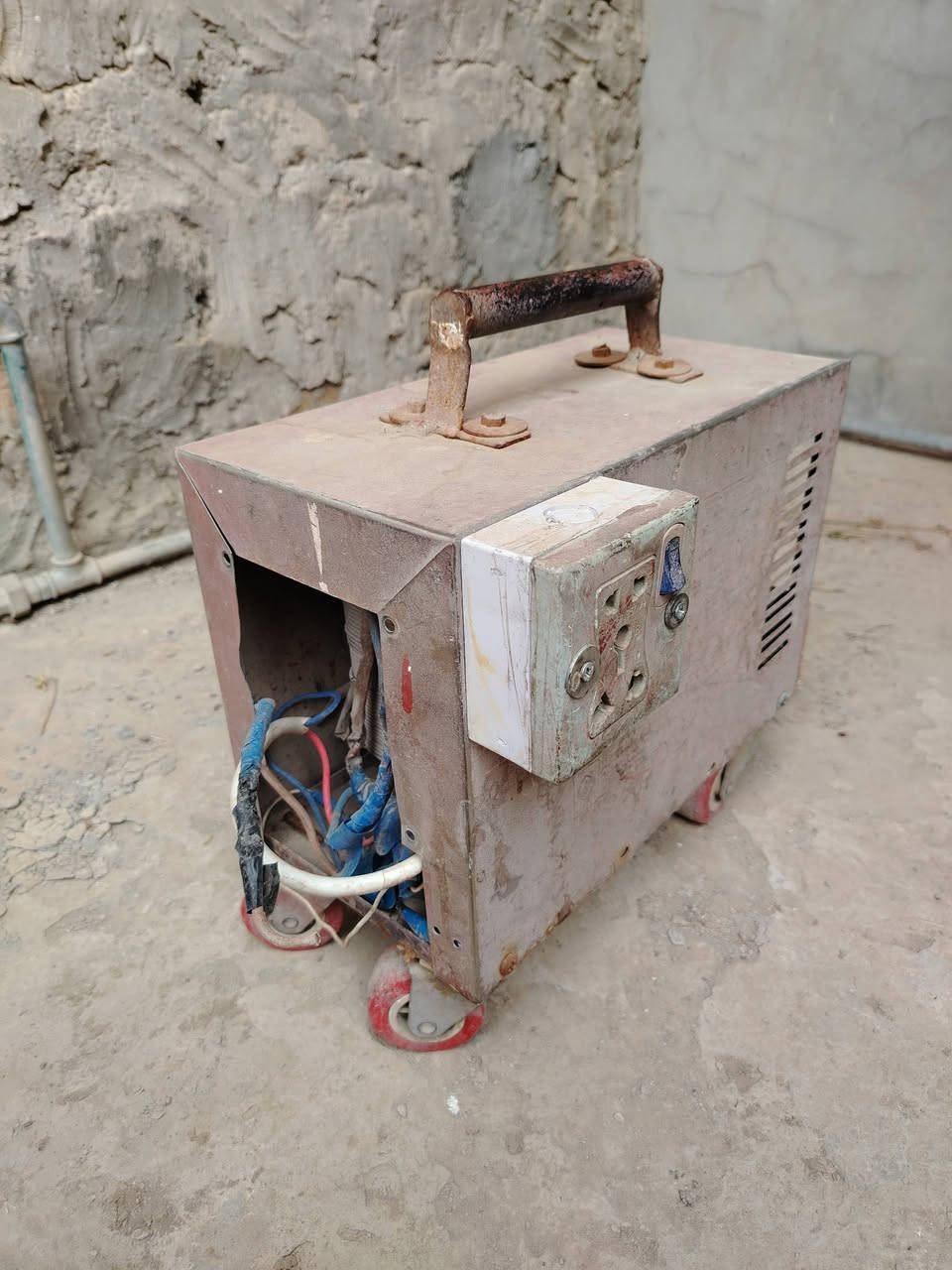 مكينة لحيم واغراض بطل اوكسجين للبيع للاستفسار ***********
