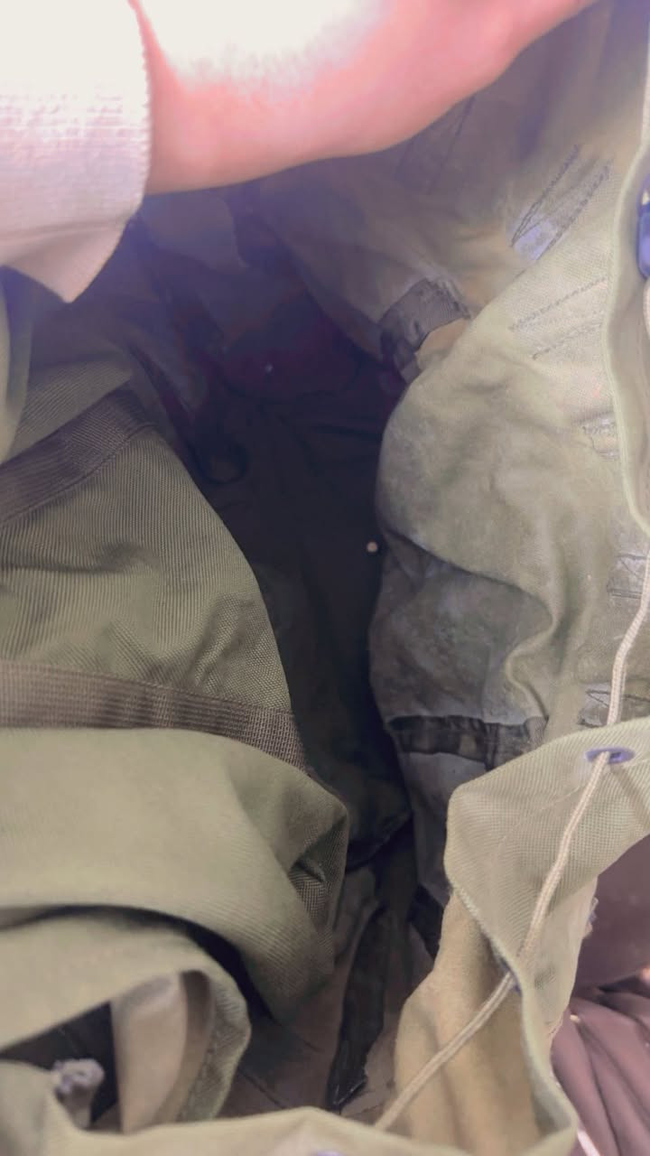 جنطه امريكي اصلي للبيع جديده جانت بل مخزن ما ملبوسه سعر 60 الف وبي مجال تستوع اشياء هواي الي يحب يراسلني خاص لو واتساب ***********
