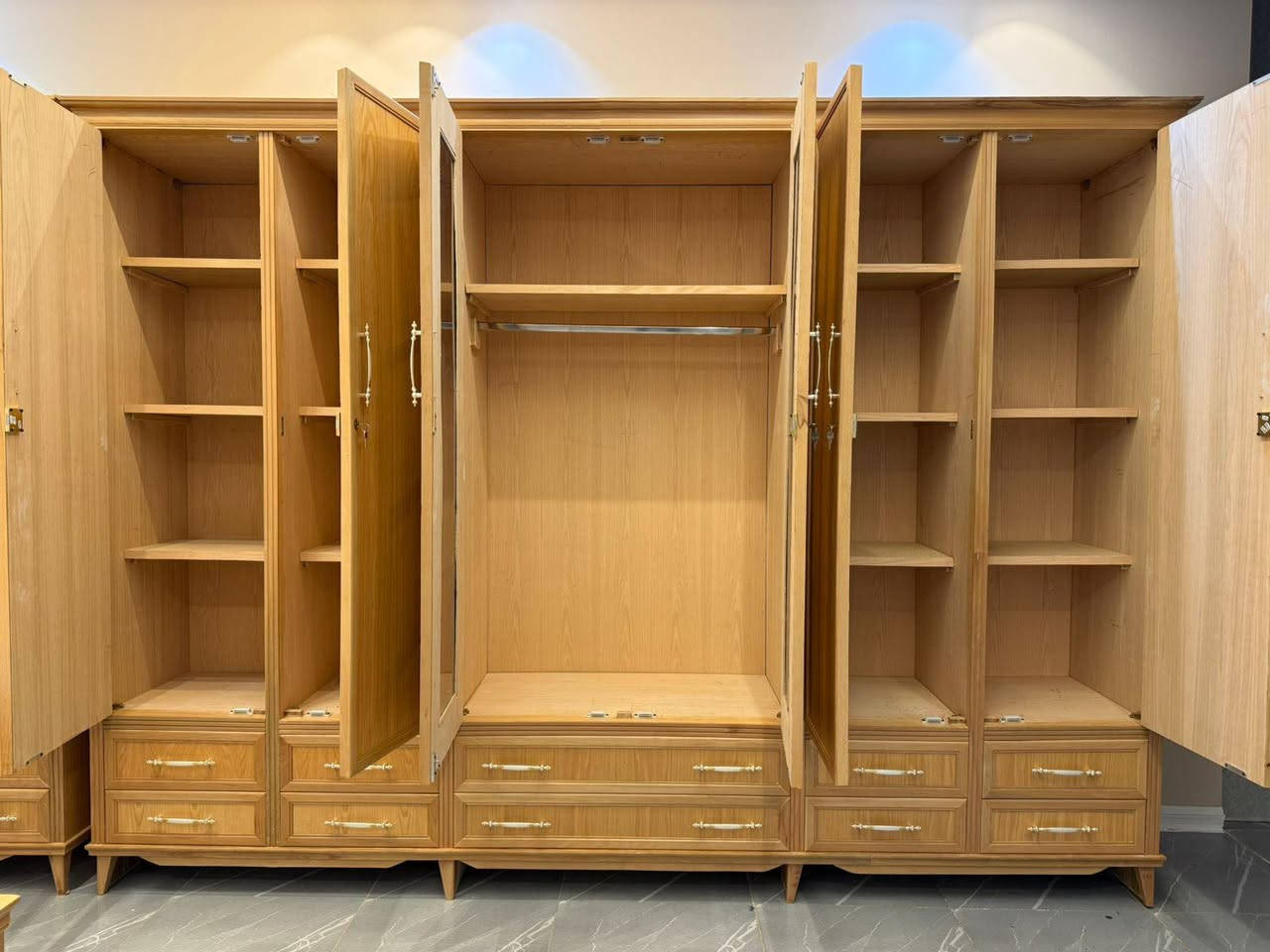 موديل سنديان فخر الصناعه العراقيه 
1ان الصبغ يتم عمله بل قطنه 
لمعرفه تفاصيل الغرفه الاتصال ع الرقم ‏‪***********‬‏
او ارسال رساله ع الواتساب 
***********
