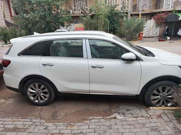 السلام عليكم كيا سورنتو موديل 2020 خليجي محرك 6 سلندر 3500 ضمان شركة الدولية ضمان خمس سنوات او مية الف كيلو السيارة مكفولة كفالة عامة مكفولة من الدعامية للدعامية
السياره على وضعيه الشركه والسياره ماشيه 48 استخدام نظيف جداً والسياره رقم واسط وبأسمي 
مواصفات السياره : فول مواصفات 1/1 عدا البنراما
بصمة. شاحن واير ليس 
كشنات كهرباء سبعه راكب تبريد ثلاث قطع
جنطه كهرباء ثلاث تحكمات أنظمة قياده شفتات ستيرن بردات حساس خلفي امامي مري شفط لايت لد وبك لايت لد 

العنوان 
كوت مركز مدينة

الاستفسار 
***********
