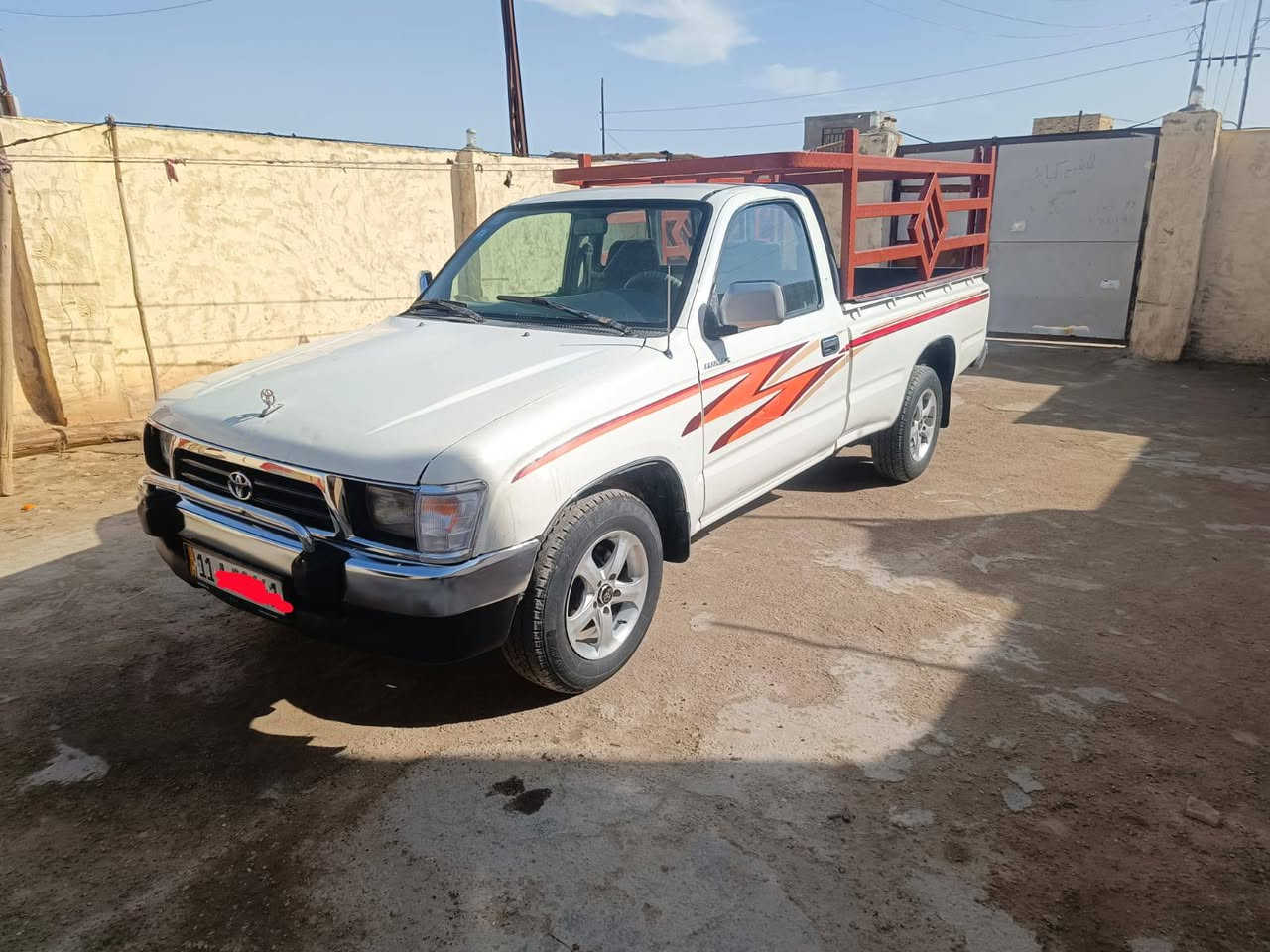 سلام عليكم للبيع بيكم   موديل1999رقم بغداد دولي تحويل مباشر سياره كير محرك كفاله شاصي كفاله سياره جاهزه وحلوه مال جناي السعر. 75وبيه مجال ***********
