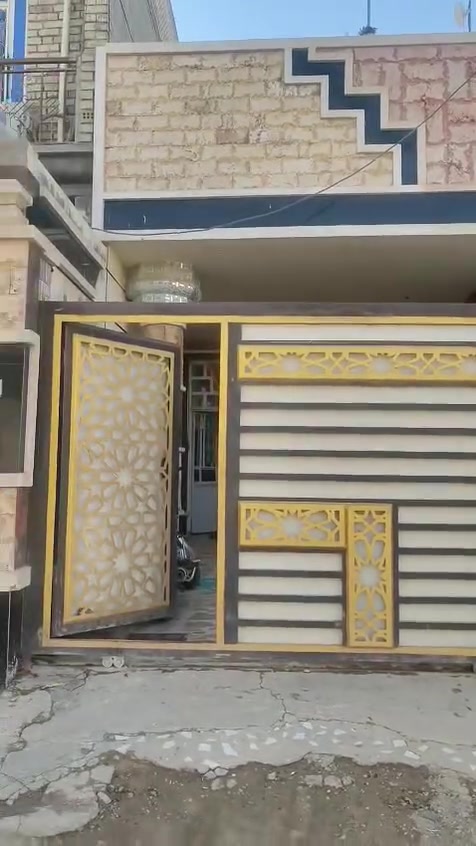 يالله بيت للبيع طابو صرف المساحه ٢٠٠م طابق ونص يتكون ٣ سعر ٢٠٠  قابل للتفاوض  غرف صاله مطبخ ستقبال صحيات داخليه خارجية  كراج مناور بناء طابوق سقف مسلح  نضيف جدا خدمات كامله الموقع طويريج حي الجمعيه قرب شارع الوسط استفسار اكثر مراجعة مكتب الجمعيه للعقار مراسله واتصل  
*********** 
***********. واتساب
