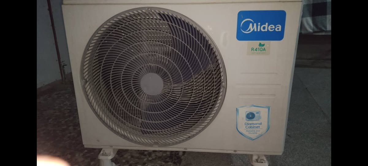السلام عليكم عندي سبلت مستعمل عام واحد للبيع اسمه ميديه الاستفسار على هذا الرقم ‏‪***********‬‏
