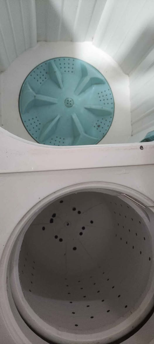 للبيع غسالة نوعيته ماركة ماستر ✅
الحجم 14 كيلو 
كلو شغال وشرط.وشرط النظافة 
السعر 75 الف 
مكاني موصل ايسر حي عدن 
للتواصل خاص او واتساب او *********** موصل, نينوى
