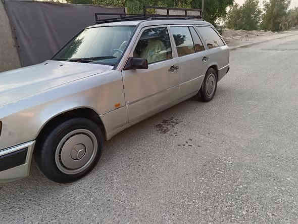 مارسدس دب ستيشن رقم بغداد السياره حلوه بدون ضربه بدون خياسات قواعد الدبل سليمات جاهزه من كلشي كير مكينه حداديه كهربائيات كله شغال دواخلها جديده كشنات كهربائي شغالات مكينتها بطه موديل 88 السعر 47$ وبيها مجال ***********
