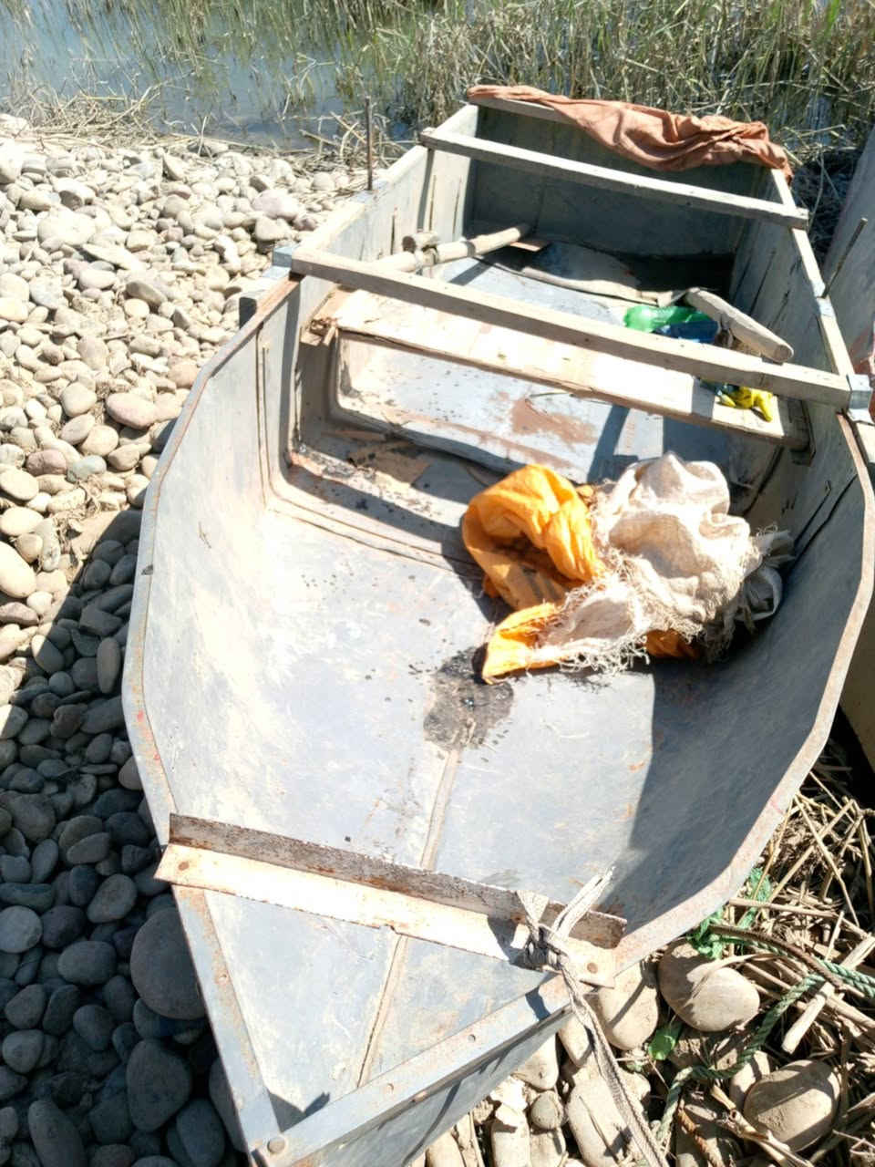 سلام عليكم بلم مستخدم للبيع طول 3 متار ونص سعر 75 ***********
