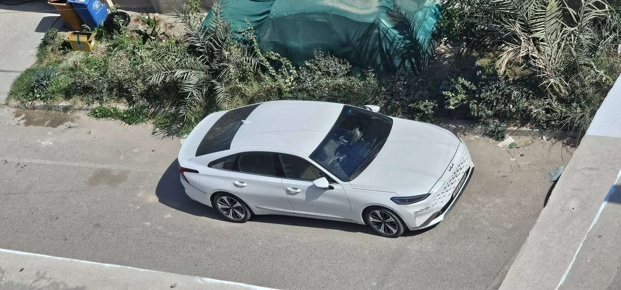 سلام عليكم
K8 2023هايبرد 

السياره وارد كوري 

سياره فول مواصفات 

١ رادار امامي خلفي 

كامرات 360

شاشه متصل 

بالشاره تشتغل كامره وحساس مال شتياز

جنطه كهرباء

السياره هواي بيهه موصفات 

مفوله للاخير ما عده البنورامه 

الحادث مالتهه جاملغ وبنيد وقبق جنطه مصبوغ وبدايت التكمه الاماميه مصبغه  وبالتحميل صاير شخوط بدتية القماره 

ما عندي لا صور حادث ولا سونار 
***********
***********
بيع او مراوس السعر 170 وبيهه مجال
