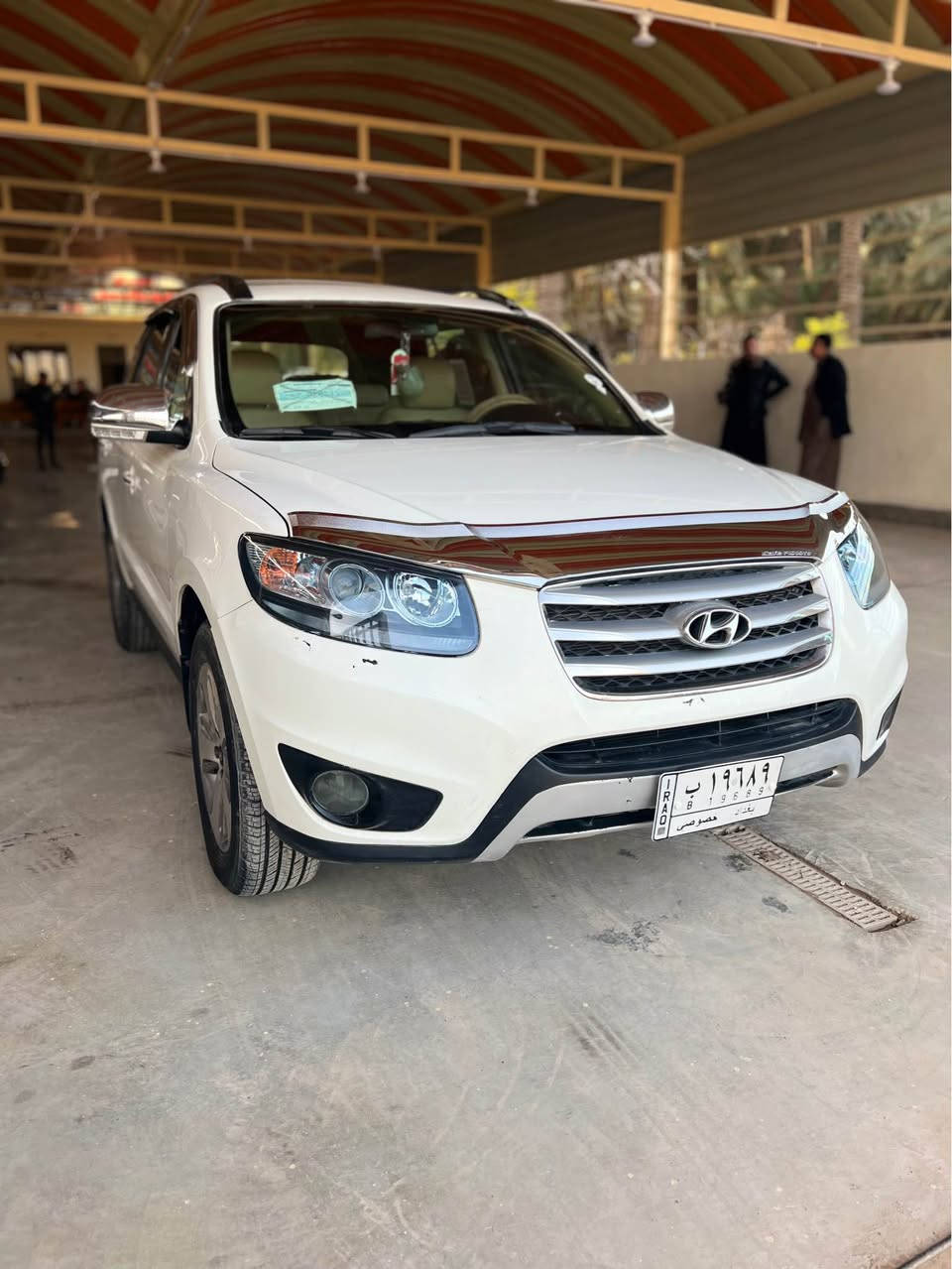 السلام عليكم 
هونداي سنتافي 2012 خليجي 
فول مواصفات 1/1 
مكينة 3500 
ماشية 147 الف كم 
سيارة جاهزه وجديدة
رقم بغداد 
مكفولة من الصبغ 
بيها بارد فقط شبر تقريبا 
مواصفاتً فول 
فتحة مري شفط اشاير بالمري كشنات كهرباء هيتر حساسات كامرة تحكمات ستيرن 7 راكب  
بيها سستم نيكل كصه ومطريات  
السعر 164 وبيها مجال 
العنوان بعقوبة
للاستفسار  *********** بعقوبة, ديالى
