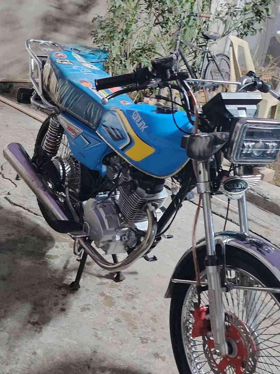 السلام عليكم دراجه للبيع سنيك ٢٠٢٥ دراجه نضافه فول السعر ٦٩٠ وبي مجال الرقم ***********
