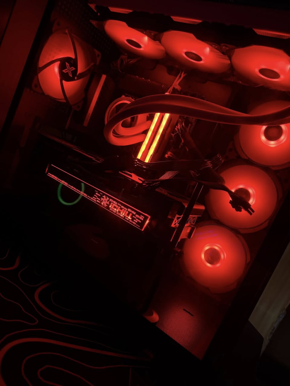 � السلام عليكم شباب 🔥

💻 أبيع تجميعة Gaming احترافية – أداء جبار + هدايا

🔹 المعالج: Intel Core i7 14700K
🔹 كارت الشاشة: RTX 4070 SUPER iChill X3 12GB
🔹 المذربورد: MSI PRO Z690-A DDR4
🔹 الرام: 32GB (2×16) 3600MHz
🔹 التبريد: L360 A-RGB 360mm تبريد مائي
🔹 التخزين:
  • M.2 NVMe 1TB
  • M.2 NVMe 256GB
  • HDD 1TB
🔹 مزود طاقة: FSP 800W 80+ Bronze
🔹 الكيس: Xigmatek Aquarius Pro (7 مراوح RGB)

🎁 هدايا مع الجهاز:
✔️ كيبورد Gaming
✔️ ماوس Gaming

💰 السعر: 2,150,000 دينار
📍 الموقع: بغداد – تقاطع درويش
🔹 السعر قابل للنقاش فقط للشراي
🔹 ما عندي توصيل

الجهاز نظيف جداً واستعمال شخصي
جاهز للفحص قدامك �


**إذا كنت صاحب هذا الإعلان وتريد حذفه لأي سبب، رجاءا أرسل رسالة إلى الدعم الفني**