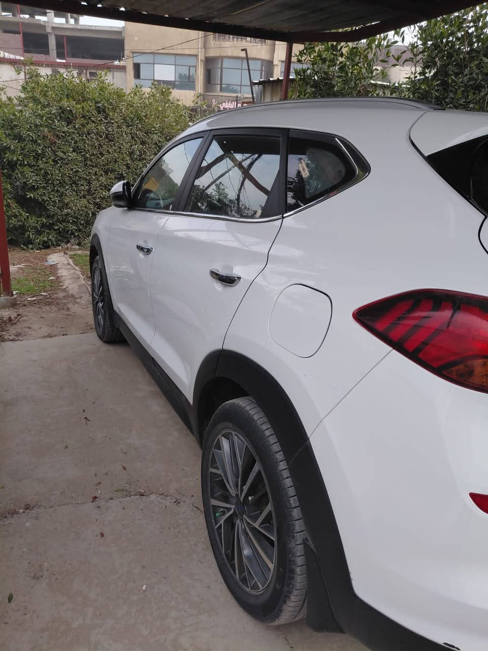 توسان خليجي 2020 مكفولة من الصبغ ماشية اقل من ٥٢ km محرك ٢٠٠٠ فول عدا البرنوراما...رقم بغداد تحويل مباشر على وضع الشركة ترحيب وتشغيل عن بعد
والشكل جديد وشباج لكزز
للاستفسار المراسلة على واتساب 
رقم. ***********
