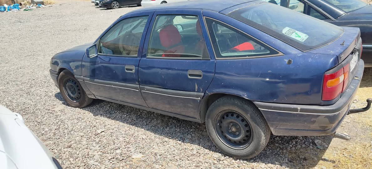 سيارة  جاهزة للبيع محرك وكير مكفول السيارة نظيفة  تخم تاير  جديد  وبطارية جديدة وصدر  جديد وكلشي شغال بيهة   السيارة ممغسولة على  ترابهة عارضهة  سنوية  جديدة ورقم جديد انكليزي  ولسيارة  باسمي  وبيهة  بطاقة بانزين  وللاستفسار  علا ارقم  واتساب  *********** كركوك, العراق
