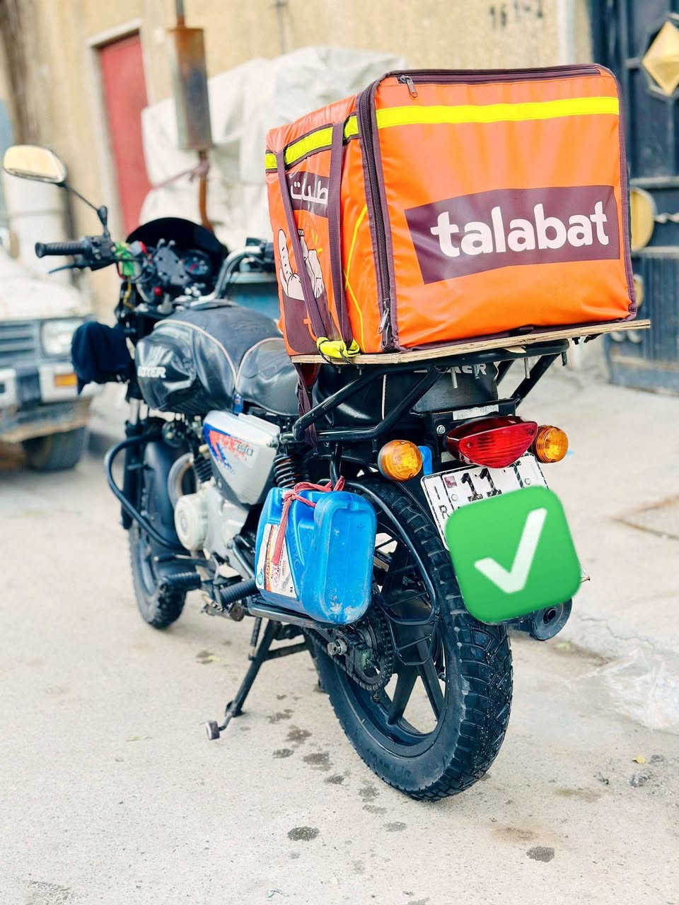 السلام عليكم دراجه بوكسر للبيع موديل 2022  رقم بغداد وسنويه تحويل ثاني يوم كير محرك كفاله الدراجة خير من الله ما فديوم وكفتني السعر 2300 وبيهة مجال حك الجيه مكاني بغداد الحريه ***********
