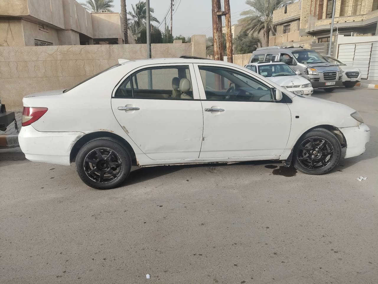 Byd f3 
بي واي دي اف 3 موديل 2011 
رقم بغداد بسمي سنويه 2029
كير ومحرك لانسر 
كير عادي المرغوب
تخم تاير جديد حته السبير جديد 
باتري جديد 
تبريد شرط ثلج منظومه مال كورلا شادلها وكمبريسر مال لانسر 
داخل جديد 
كشنات جلد 
سلايد روف شغال 
جام كهرباء 
بيها صبغ باب خلف السائق ودوس والهلالات فقط 
وسياره جاهزه كير ومحرك وكهربائات وحداديه  وناعمه ترايها يخبل شرط لربيل 
المحرك بشهر 4 اشهر شديته مال لانسر ياباني  
مكاني بغداد 
السعر 58 وبيها مجال بسيط 
***********
