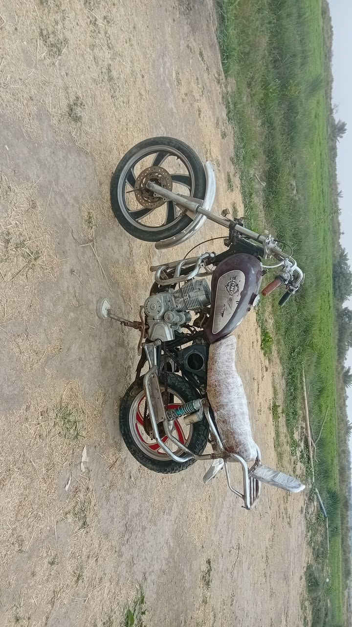 سلام عليكم شباب دراجة للبيع أوراق اصولي مديل ١٢مكاني 
ديوانية دغارة وهاذة رقمي*********** السعر 125الف بلاش
