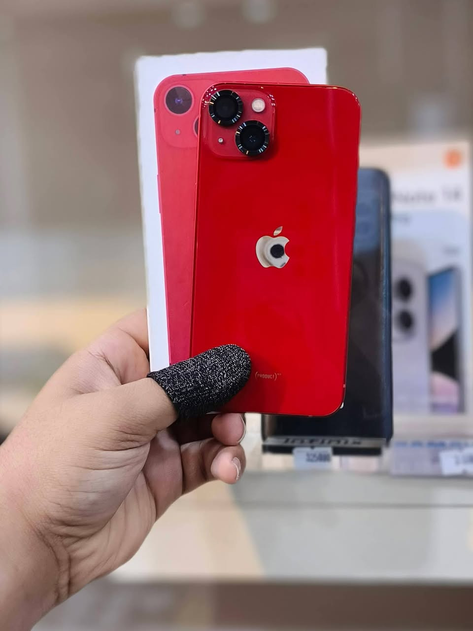 ايفون 13 عادي ذاكره 128 كله شغال نضافه %100 ضراضه كامله شرق اوسط السعر 335 الف دينار ❤ اتصال ***********📞📞
