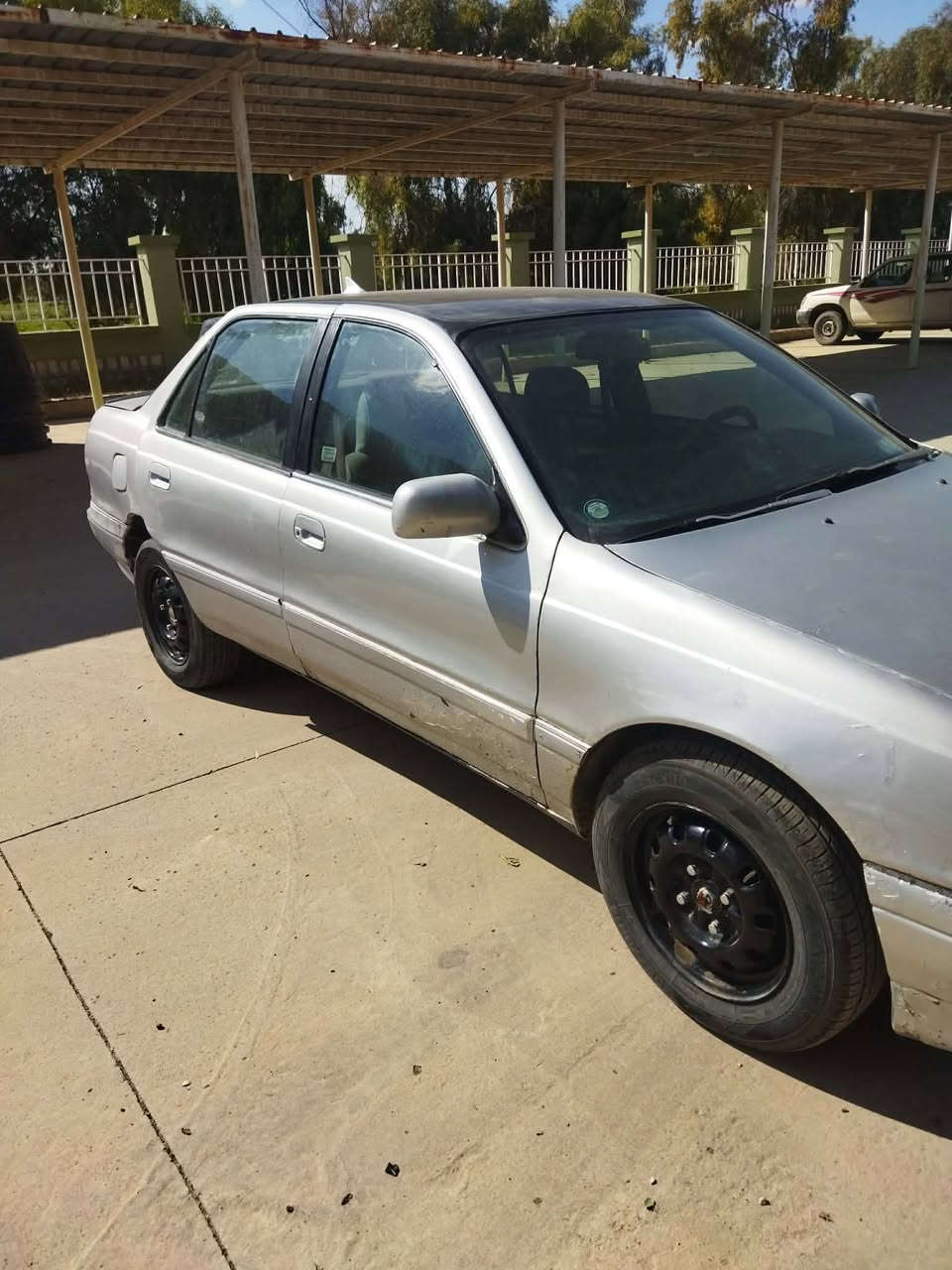 سەیـەرەکە ماڵی دۆستە یەک دینار مەسرەفی تیا نەماوە سەقفـی شوشە نەبێ نەتەوێ
سەنەوی هایە 
تـایەو ویـلی لۆکککک🛞🛞. 
ناو دەرەوەی لۆکە ماشاللە 
سەیارەکە ساقە
ئیتر بە کورتیەکەی مەسرەفی دینارێ نیە
نرخ:20
لە کەلارم 
بەشەرتی گێڕ و مەکینە
***********
واتس ئاپی لەسەرە
