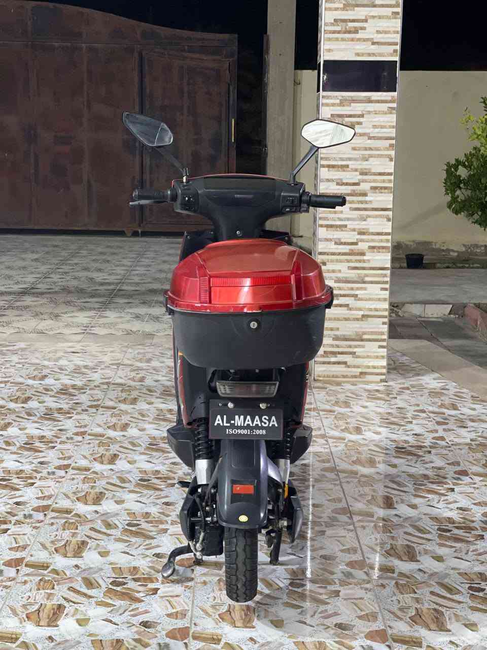 السلام عليكم 
دراجه شحن نوع سايج الماسه 
72V
1000 W
بطاريات شركه الماسه 36A

نضافه فووول كفاله
الدراجه ما ناقصها اي شي كلشي بيها نضام اشاير مرايات 2 لايت زينون اصلي 
حساسات بريك امامي خلفي 
للتواصل عبر رقم الهاتف *********** او خاص

