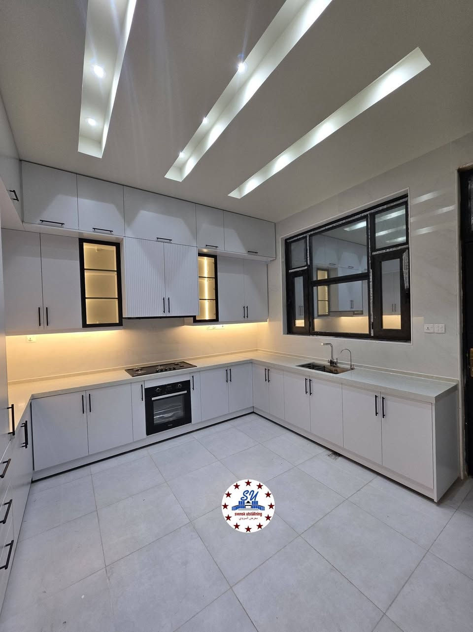 #معرض #السويدي 
أضف لمسة فنية إلى منزلك مع السويدي من مطابخنا الحديثة المصممة بأناقة وذوق رفيع لتعكس شخصيتك الفريدة 
🔹نضع امامكم احدى اعمالنا في مجال المطابخ 
🔹 ننقل لكم التجربة من الاتحاد الأوربي الى العراق 🇮🇶 بخبرات كوادرنا العراقية والاجنبية ونقدم لكم عروض مميزة  
🔷 وفترة تسليم قياسية خلال 30يوم 
🔹 مع هدايا مميزة | اذا يعبر ال7امتار تحصل على جهاز كهربائي او سنك استل استيل مع سلال 
🔺 عروضنا المميزة والحصرية من معرض السويدي للمطابخ والديكور  
🔹تصميم واقعي 3D للمطبخ مع امكانية التعديل 
🔹نعمل بجميع  انواع خشب ال HDF  ✅ 
خشب HDFالمودرن 
▪️خشب HDF الاسباني 
▫️خشب HDF ايطالي 
▪️خشب HDF الكلاسيكي 
🔸  الضمان : 
ضمان ولمدة 10 سنوات ضد الخدش ضد الحريق ضد الماء ✅
مع صيانه مجاني 10سنوات 
🔸 نعمل باكثر من 800 لون وميتيريال ✅ 
🔸 ملاحظة : يشمل المتر الارضي والملحق والسطح كوارتز (مرمر طبيعي ) 
وايضا لكم منا زبائننا الكرام ( التصميم والنقل والتثبيت مجاناً ) 
كوادرنا تعمل في جميع محافظات العراق ✅
______________
للاستفسار والطلب الرجاء التواصل عبر الخاص  ☎️ 
***********///***********
الفيس بوك//معرض السويدي //انستا//1vvgg
موقعنا 📌 السماوه حي الصدر مقابل اسواق الغدير
