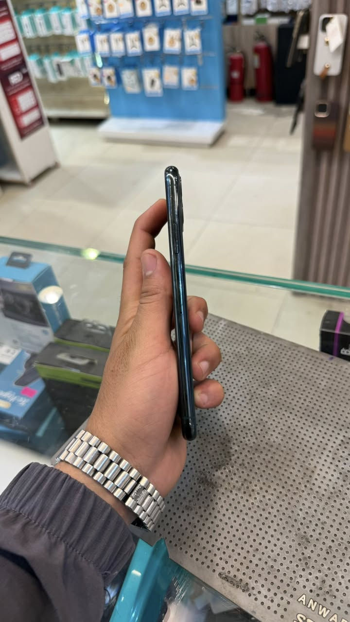 11 برو ماكس ذاكره 256 بطاريه 69 جهاز فولل لون زيتوني سعره 275 عنوان بغداد سيديه ***********
