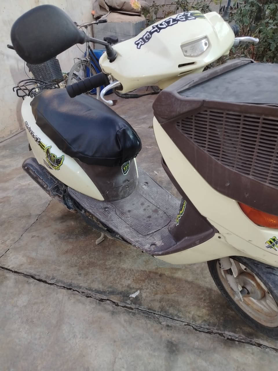 فراشه نضيف للبيع الماطور متكامل من كل النواقص كماليات دواخل السعر 290 وبي مجال
للستفسار :***********
