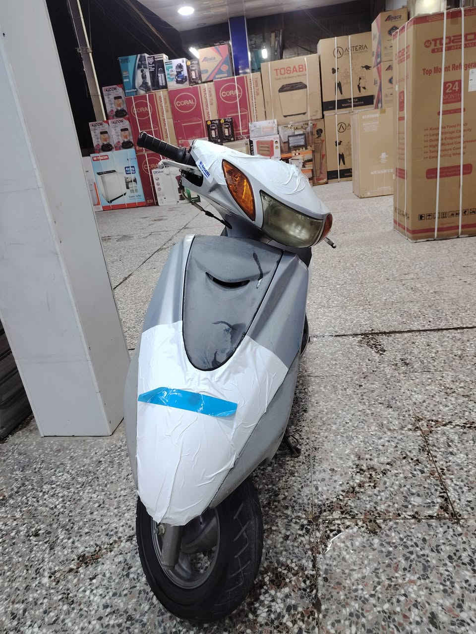 السلام عليكم دراجه بريز كابريتر لايت عالي للبيع دراجه ناشفة رمبه  صارلهة 20 يوم من نزلت من رمبة نقص فقط باتري تواصل ***********
