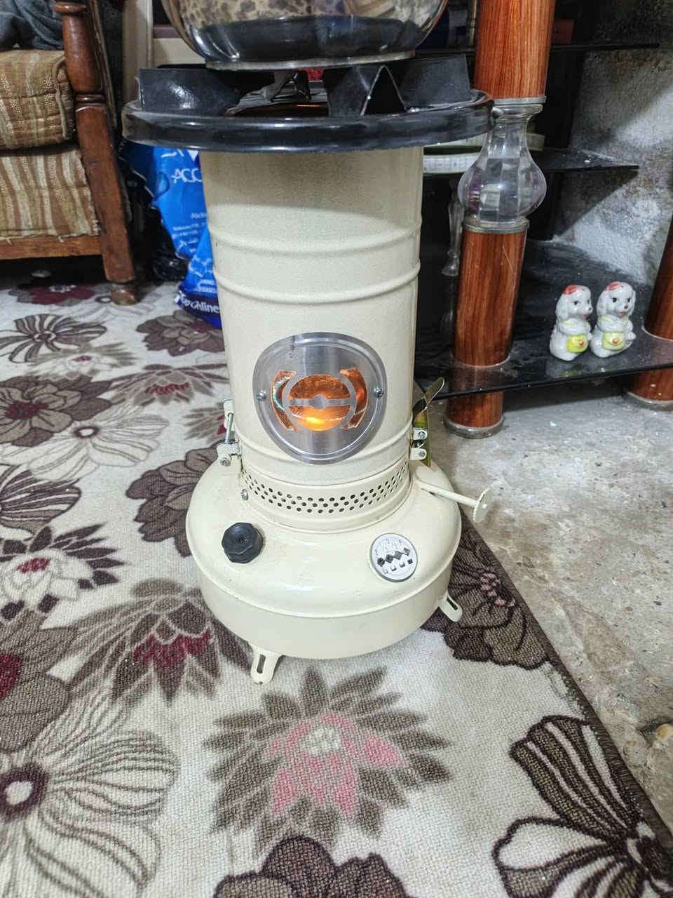 السلام عليكم صوبه للبيع سعرها 25,000 مكناسه كهربائيه للبيع 30,000 مكاني بغداد الكاظميه هاتف ***********,,,*********** صوبه زيتيه كهربائيه للبيع 20,000 الف
