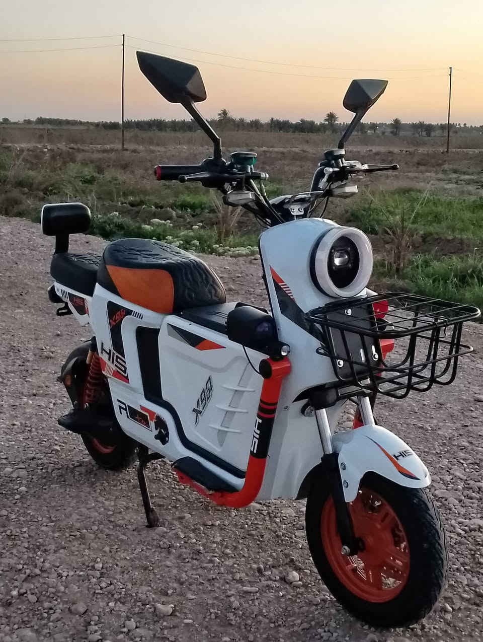 سلام عليكم
دراجة شحن للبيع 
X900 2025 خمس بطاريات
السعر 400 للأتصال ***********
