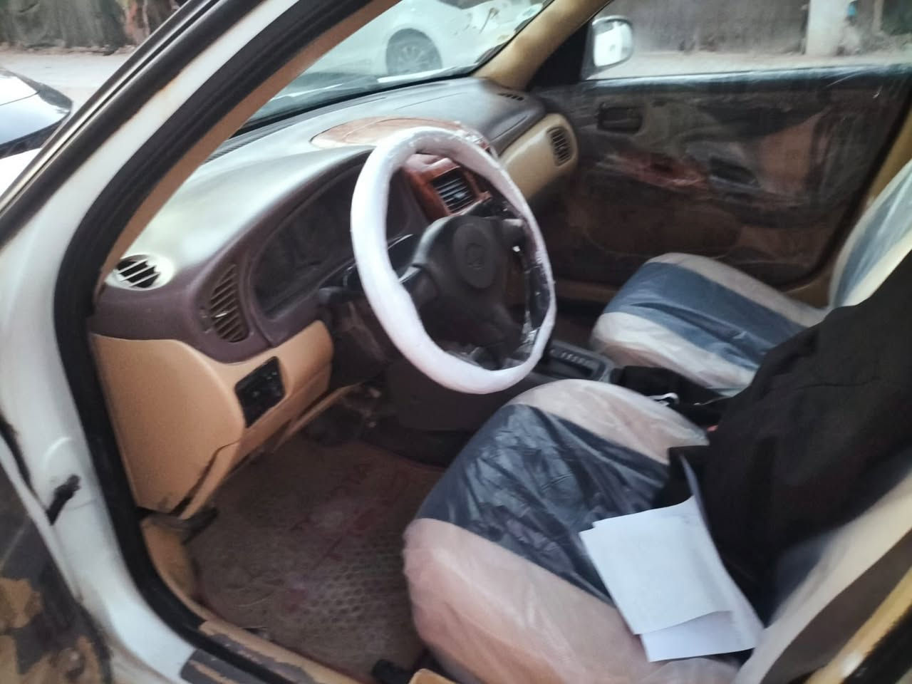 سيارة نيسان مديل 2000 للبيع رقم انكليزي لسنة 2030 
راعيها موظف يروح و يجي بيها مكانها النجف نقصها حدادية و التبريد مكان القايش مجيم ذاك الصيف شغال معروضه ب57 خواتها ب70 و 60 
و بيها مجال للشراي رقم راعي السيارة
 
اخوان مكلف بل نشر هذه رقم راعي السياره  ***********
