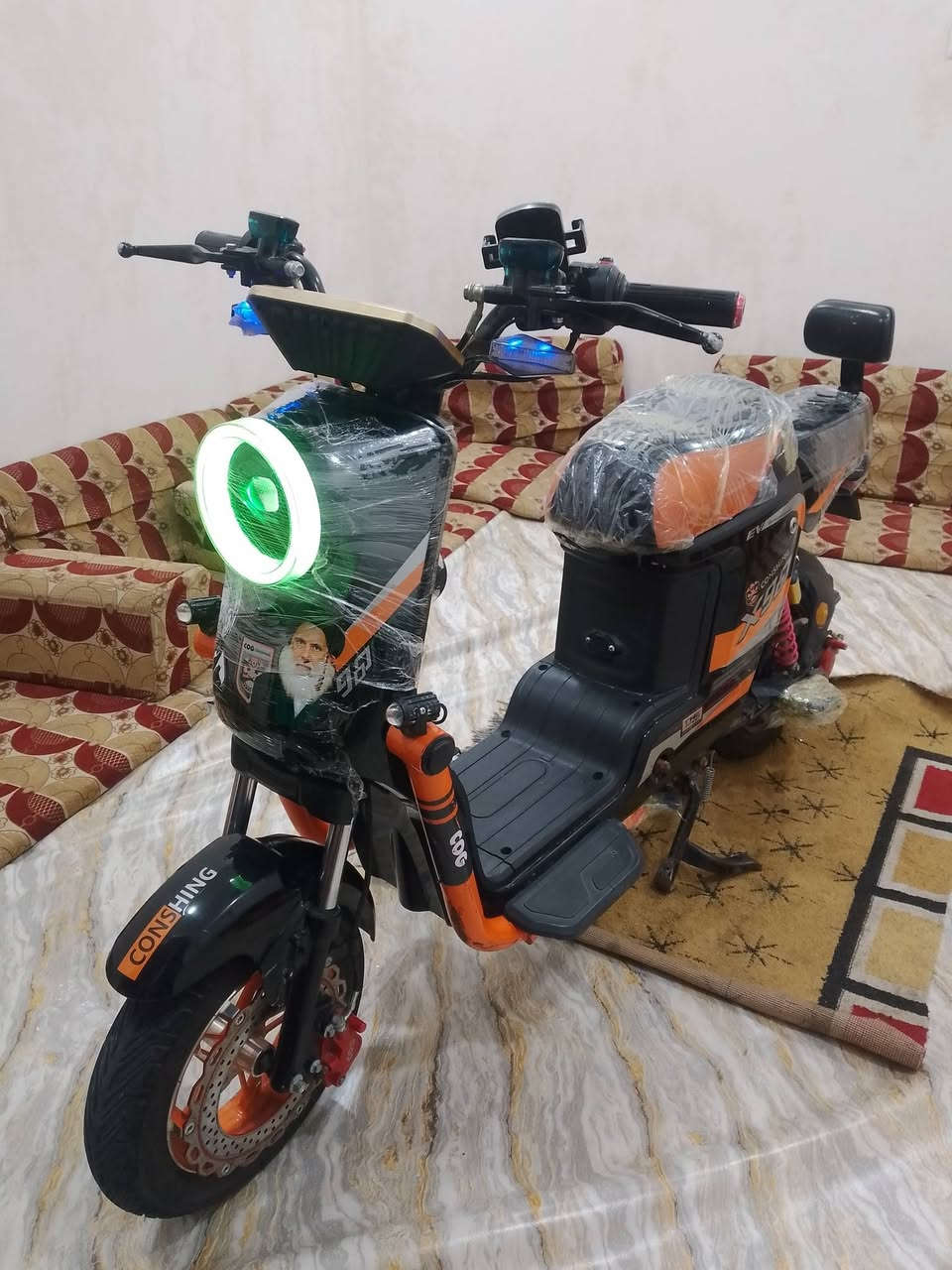 السلام عليكم دراجه شحن x900 دراجه موديل 2025 بطاريات 2026 السرعه 130 بيها سويجين + بصمه  بيها 5 بطاريات و 32 امبير دراجه نظيفه جدا ربع دينار ما تصرف عليها  المكان البصره القبله السعر 400 وبيها مجال للشراي ***********
