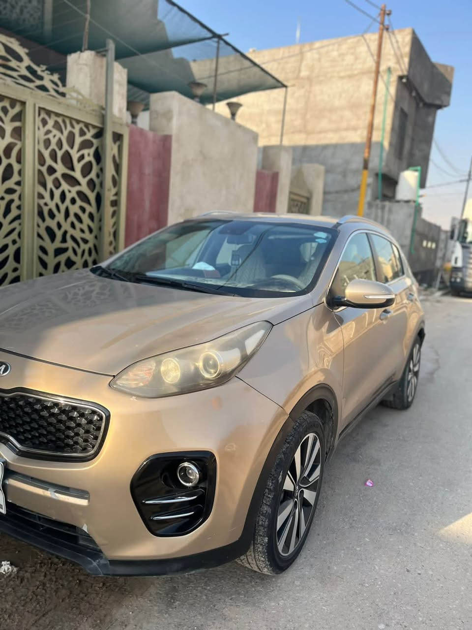 كيا سبورتاج موديل 2019 وارد خليجي
المواصفات تبريد خلفي تحكمات ستيرن بردة خلفية اشارات بالمري شاشة ….
مكينة 2000 GDI
ماشية 200 الف 
بيها جاملغ الايسر الامامي مبدل 
السيارة باسم شركة وكالة سنويتها منتهيه صار شهر وديتها سويتلها هزة جديدة كاملة يعني تروح كبل تجدد سنوية 
رقمها اربيل 
مكانها بصرة ابو الخصيب 
للتواصل ***********
ان شاء الله السعر مناسب
