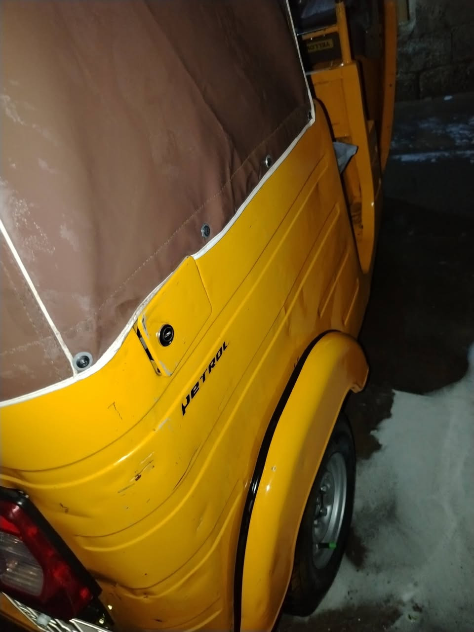 سلام عليكم  تكتك 2019 شهر 11 رقم وسنويه ثاني يوم تحويل تكتك كبل الشارع ما نقصه شي بس لغد ودوس مصبوغه سعر 5900قفل مكاني ابو شام يم الملعب 11 ***********
