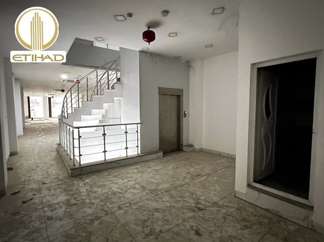 #مكتب_الاتحاد_لتجارة_للعقار
🏛عمارة للايجار حي المصارف 🏛 

◀️تقع على شارع المصارف الرئيسي قرب أرشد الزيباري ⭐️

◀️ مساحـة 270متر 🏛️

◀️واجهة 11متر 🏛️

◀️مكونة من اربع طوابق ومصعد وسلم طوارئ خارجي ⭐️

تفاصيل اكثر يرجى مراجعة المكتب
___________________________________ 

         🏛️مكتب الاتحـــاد للعقار 🏛️

الفرع الاول : شارع المصارف الرئيسي قرب أرشد الزيباري 

الفرع الثاني: الصديق بداية سايدين البحرين

☎️***********

م. عبدالله العبيدي
