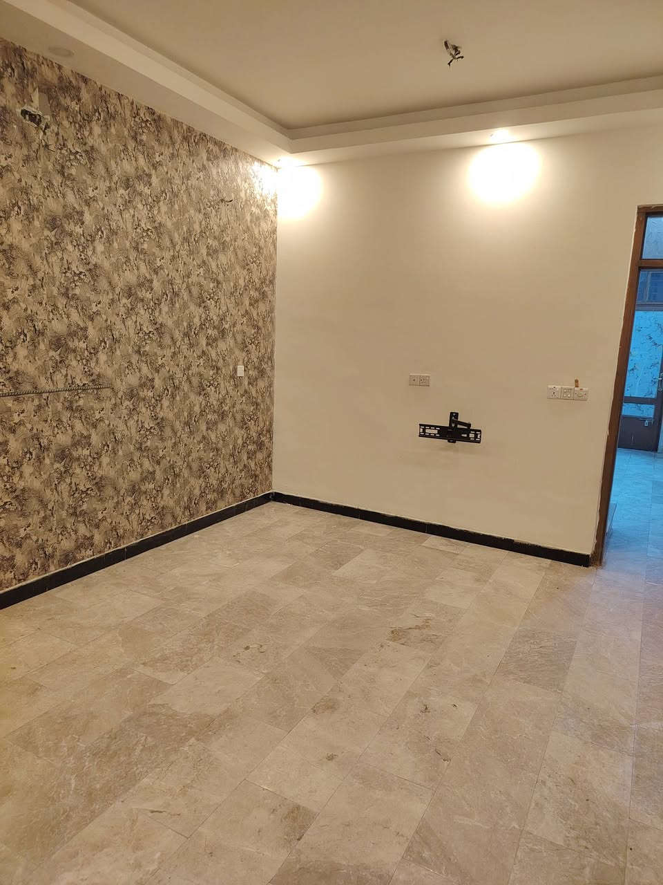 بيت للإيجار
موقع البيت بالسيدية منطقة تبوك منطقة هادئة جدآ

مساحة البيت 50 متر

غرفتين نوم وحدة من عندهن سويت

استقبال بالدخول مطبخ صحيات +  السطح بي مخزن جبير 

للاستفسار الاتصال على الرقم
*********** ☎️ ***********
