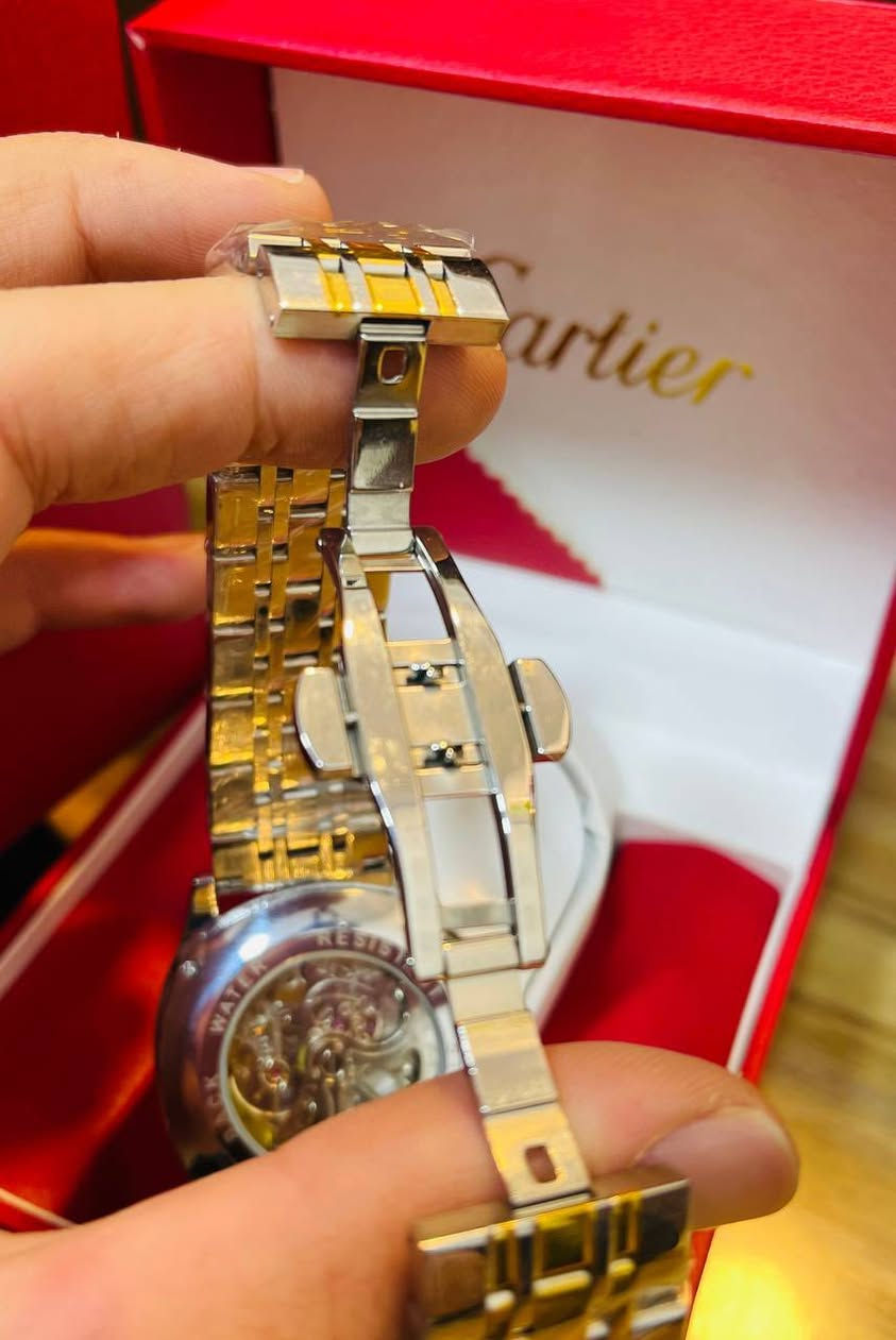 مزاد ينتهي بـ 12 يبدأ من 25 ألف الي يدفع بيها اعلى سعر من ينتهي الوكت بركة و بالعافية 🤍
ساعة ماركة Cartier - كارتير ✅
( قطعة من امزون) 
- مكينة اوتماتيك تكويك 
- مخزون طاقة 30 ساعة 
- هيكل وسير  ستانلس ستيل 
 - مقاومة للماء
- قياس 44mm 
- قفل فراشة 
- وزن ثقيل


**إذا كنت صاحب هذا الإعلان وتريد حذفه لأي سبب، رجاءا أرسل رسالة إلى الدعم الفني**