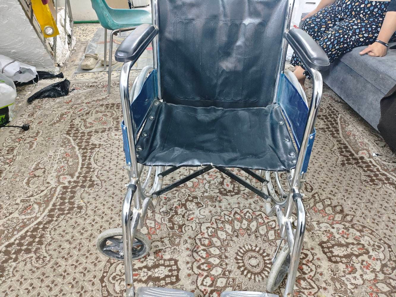 اي خلل ما بيها اخت الجديده نضيفه العربانه مابيها اي مشاكل تكدر تفحصها و العنوان العلاوي قرب مصور الشام فرع 3 منطقة جزيرة عرب 