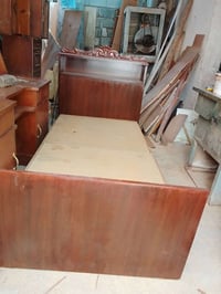 البوفيه خمسه وسبعون والتخت بستون للاتصال 07704121218