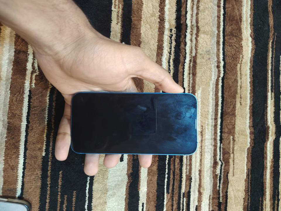 ايفون 13 عادي بطارية76 ذاكرة 128 امريكي مامفتوح سعر 400بي مجال قليل بغداد الاعظمية السعر ***********
