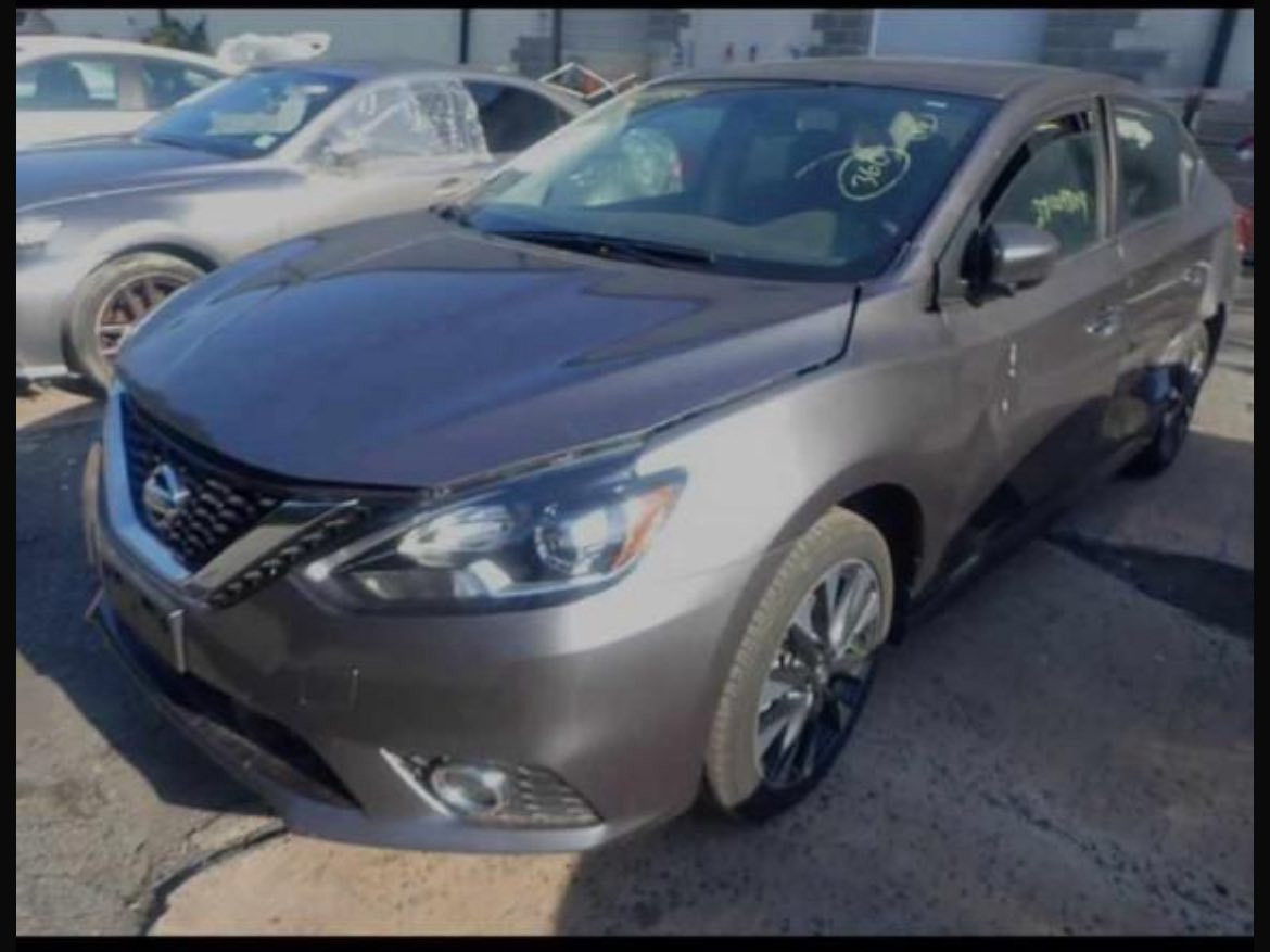 السلام عليكم نيسان سنترا 2019 امريكي SR حادثها باب وشويه من الداير الجملغ الخلفي صبغ صفحه كامله حادثها واضحه بل صور ورقم الشاصي موجود ايرباك برده فقط ماشيه 118 الف كيلو موصفاته شاشه جبيره بصمه تبريد شاشه اشاير بل مري لايت عدسه وزينون كامره دواره تدفئه كشنات بك لايت led بجم كبس رقم جديد وسنويه السعر 96  مكانه حي الجامعه اي استفسار حاضر ***********
